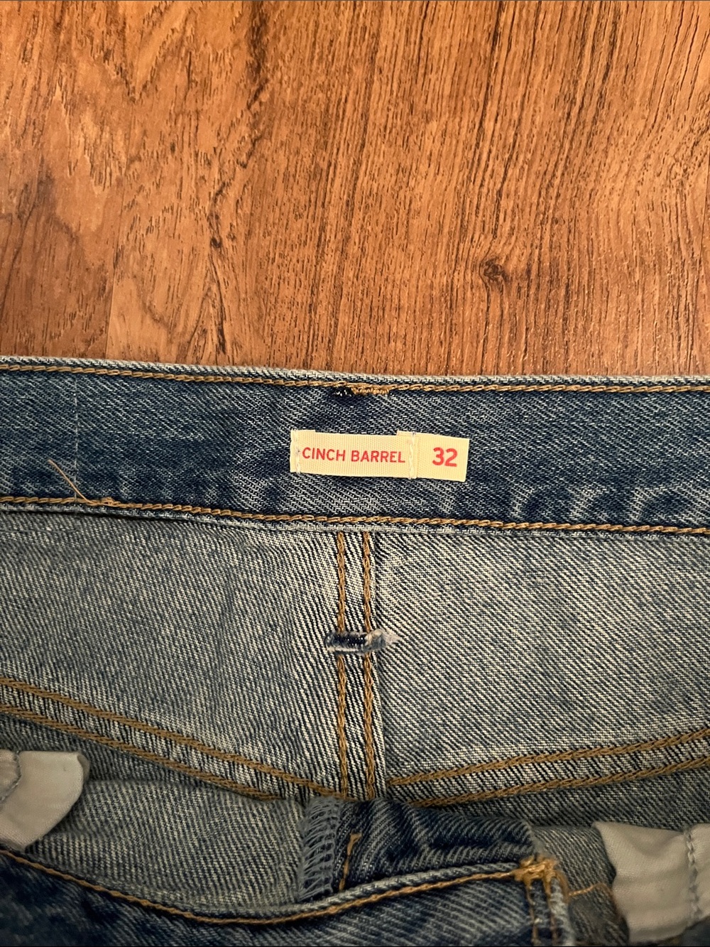 NWT Levi’s Cinch Barrel Jeans - Picture 9 of 16